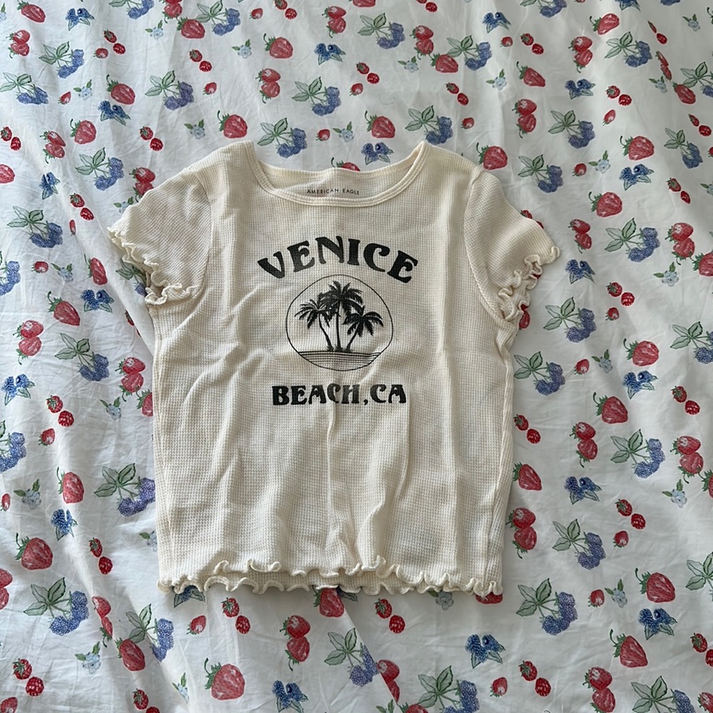 American eagle t shirt, new condition